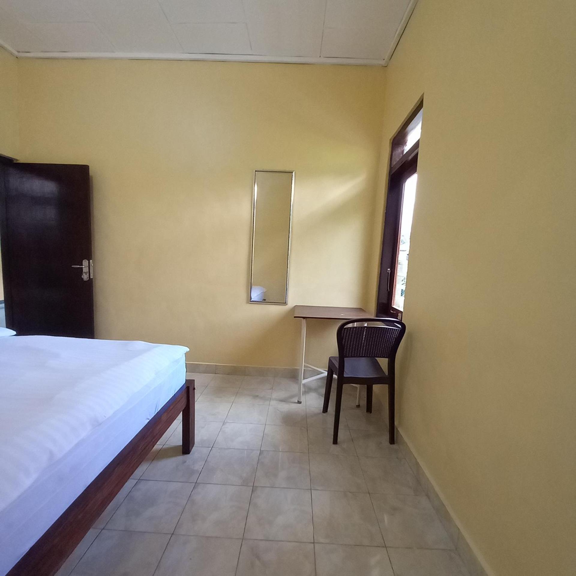 Tange Guest House Ruteng Δωμάτιο φωτογραφία